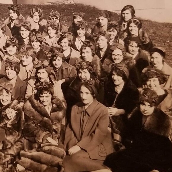 1920s 2 Vintage Photos of Women From Penn State College ~7"x4.5" - Picture 9 of 10